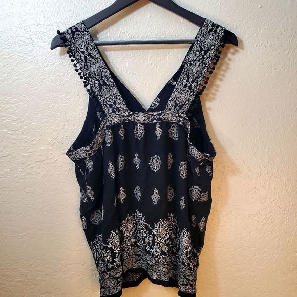 LOFT Black Swing Top with Tassels size XL. I've cut the tassels off the straps😊 - Picture 5 of 8